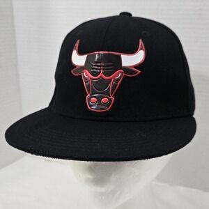 Chicago Bulls Hat Ultra Game NBA Snapback Black 3D Molded Logo ONZ fits Most